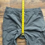 Columbia  Omni Shade Womens Grey Cargo Pants Hiking Lightweight Outdoor Size 14R Photo 3