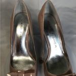 Marc Fisher Women Patent Leather Pale Pink Open Toe Pumps bow front Sz.6.5 GUC Photo 6