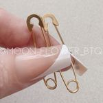 Gold Safety Pin Drop Earrings – Minimalist Edgy Jewelry Photo 2