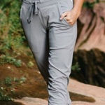 Zyia Ascend light gray XS athletic weekender joggers Photo 0