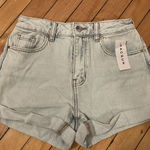 PacSun Mom Short Photo 0