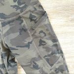 Strut this  Camo high  rise crop pant Photo 6