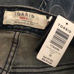 Torrid High Rise Floral Embroidered Denim Raw Hem Blue Jean Shorts Womens 10 Photo 8