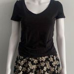 H&M  Woman’s Tee Shirt Photo 0