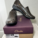 Clarks Gael Feline Grey Croc Leather Slip On Loafer Comfort Shoes Size 9 Photo 0