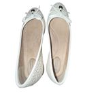 Giani Bernini Odeysa3 Women’s white flats. Size 6.5 Man made upper, think memory foam foot bed for comfort! New without box! Photo 1