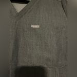 FIGS Grey one pocket scrub top technical collection size S Photo 6