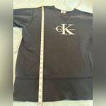 Calvin Klein Jeans VTG 90s Womens Sz:M Embroidered Black Graphic Sweatshirt. Photo 2