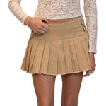 Madden Girl Khaki Pleated Mini Skirt Buckle Detail Raw Hem Size XS Photo 0
