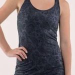 Lululemon  Cool Racerback Paisley Inkwell size 8 great condition! Photo 4
