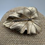Vintage Brooch Pin Brushed Textured Gold Tone Leaf Crystal Rhinestones Judy Lee Photo 13