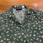 Sag Harbor Vintage  Petite Green Floral Short Sleeve Button Up Shirt Size Medium Photo 1