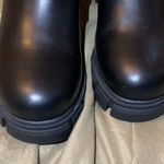 Guess Women  chelsea boots size 5 1/2 Photo 9
