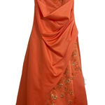 City Triangles Prom gown Photo 0