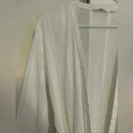 Uniqlo White Gauze Wrap Size Medium Photo 2