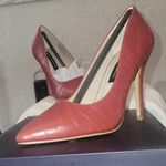 French Connection NIB  Women's Sierra Pump Red Croc-Embossed Size 6 Photo 2