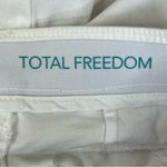 Lee  Total Freedom Size 10M Bermuda MidRise Fit White Short with Belt Loops Photo 7