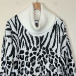 New Directions sweater women's L leopard animal print turtleneck black white NEW Size L Photo 1