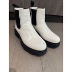 Cushionare Cushionaire Perry White/Black Platform Chelsea Lug Sole Ankle Boots Size 7.5 Photo 1