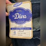Old Navy NWOT  The Diva Low Rise Stretch Denim Blue Flare Trouser Jeans 6 Casual Photo 2