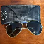 Ray-Ban  Aviator Sunglasses Gold Frame Black Lenses Polarized Photo 0