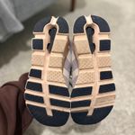 on cloud  Running Shoes Women’s Photo 4