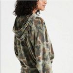 American Eagle  Velour Camo Hoodie Medium Photo 2