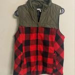 Maurice's  Size Medium Red Black Buffalo Check Flannel Vest Green Quilted Accent Photo 0