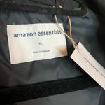 Amazon Essentials Women's Cropped Full Photo 3