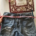 Madewell  Rip and Repair Edition Boy Jean shorts. Photo 6