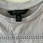 Banana Republic ⭐️  Light Grey Crewneck Crochet Hem Cotton Blend Tank Top XSMALL Photo 2