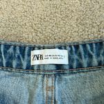 ZARA  High Rise Ripped Knee Straight Leg Raw Hem Jeans Light Wash Blue Size 8 Photo 6