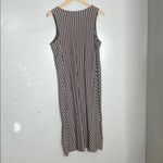 AnyBody‎ Black and White Sleeveless V Photo 1