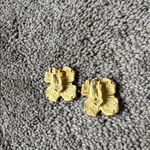 Floral Necklace & Clip On Earrings Set Photo 4