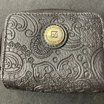 STONE MOUNTAIN BLACK LEATHER WALLET FLORAL EMBOSSED DOUBLE ZIP CLOSURE CLEAN Photo 12