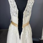 Women’s White Sleeveless V Photo 6