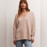 Z Supply  Quilted V Neck Weekender Oversized Sweatshirt in‎ Almond Size Medium Photo 11