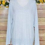 CAbi Ladies M Light Gray Silver Long Sleeve Knit Top V-Neck Stretch Ribbed Photo 0