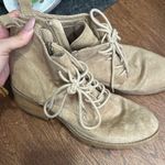 Women's Tan Lace Photo 1