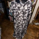 LuLaRoe black & white triangle artsy legging soft 2x high low dress Photo 1