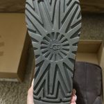 UGG  Classic Short Boots Photo 6