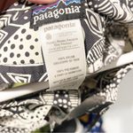 Patagonia Women’s Size 2 Black White Printed Wavefarer Board Shorts Photo 3