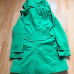 Elegant Green Trench Coat for Women Photo 1
