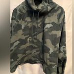 Old Navy  Women’s Camo Funnel Neck Cropped Hoodie size XL Photo 3