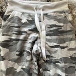 Aerie Gray Camo Joggers Photo 4