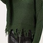 Prómesa Promesa Green V-Neck Sweater Photo 3