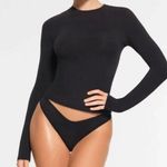 SKIMS Long Sleeve T-Shirt M Photo 1