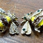 Vintage Womens Enamel Rhinestone and Gold Tone Bee Brooches Set of 2 Photo 4