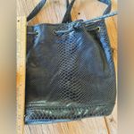 1980s bucket bag textured like alligator retro , edgy style Photo 4