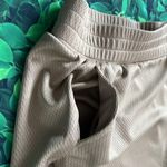 Gapfit tan running shorts, two pockets, stretchy Photo 6